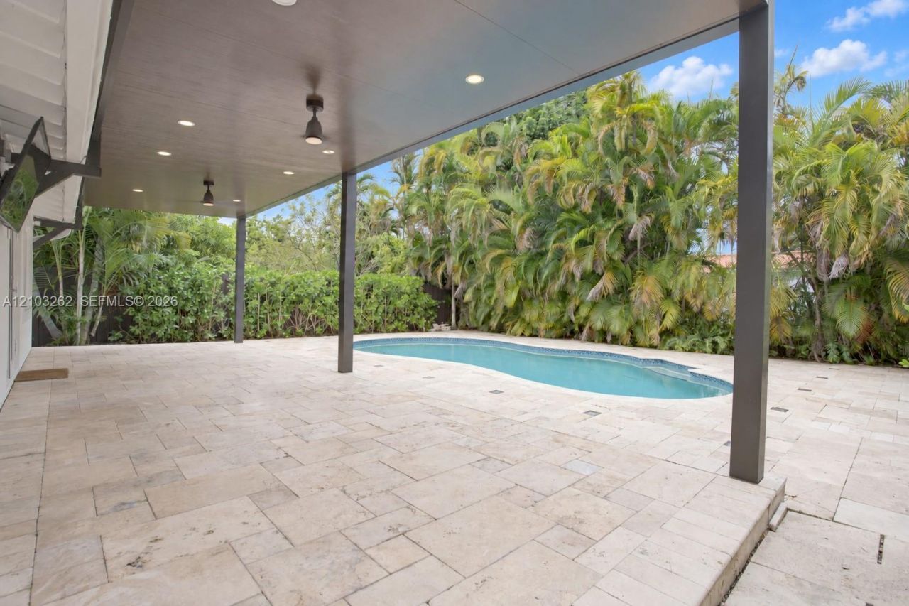 6129 SW 28th St , Miami, FL 33155 Photo