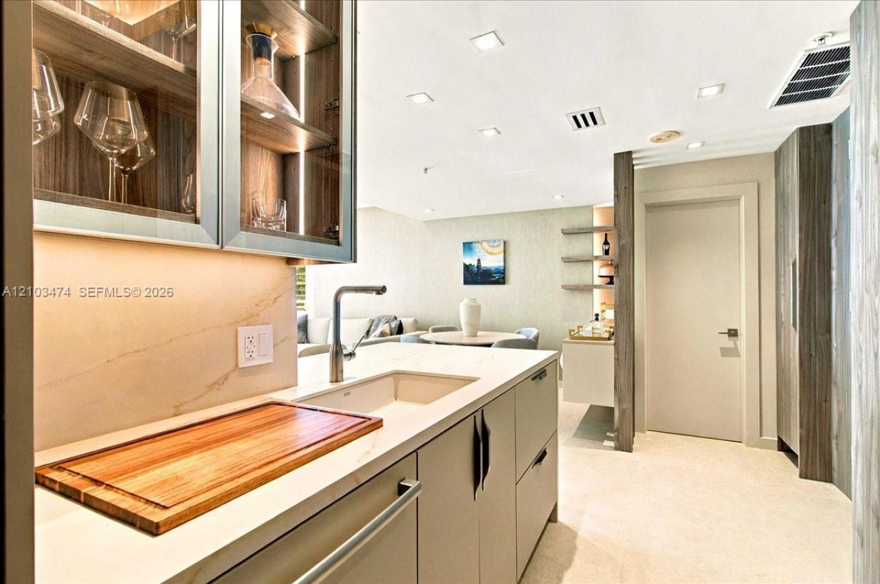 888 Brickell Key Dr , Unit 1005, Miami, FL 33131 Photo
