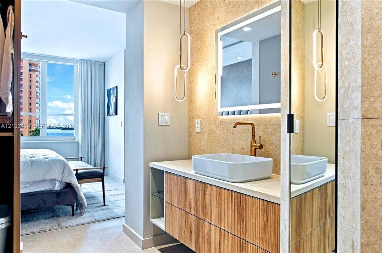 888 Brickell Key Dr , Unit 1005, Miami, FL 33131 Photo