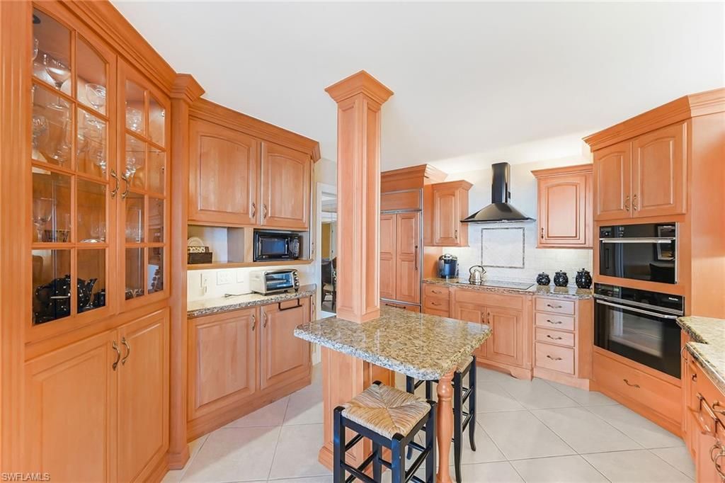 4005 Gulf Shore Blvd N, Unit 607, Naples, FL 34103 Photo