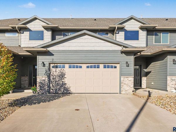 7571 Grand Arbor Pl, Sioux Falls, SD 57108