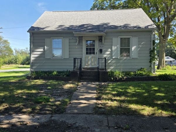 3127 Sheridan Street , Davenport, IA 52803