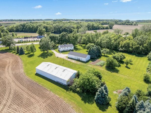 43W916 US Highway 20 , Hampshire, IL 60140