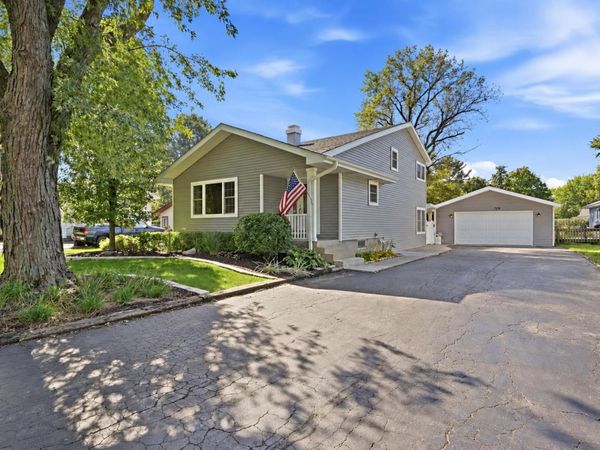 709 S Cedar Road , New Lenox, IL 60451