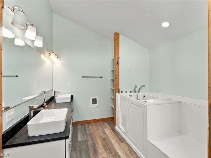 7877 W Smith Road, Medina, OH 44256 Photo 18