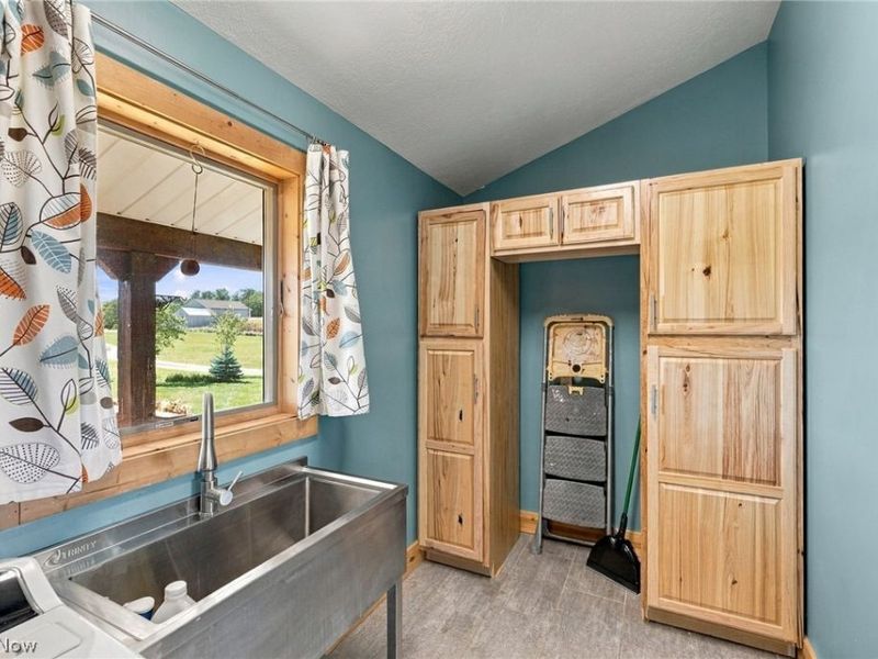 7877 W Smith Road, Medina, OH 44256 Photo 23