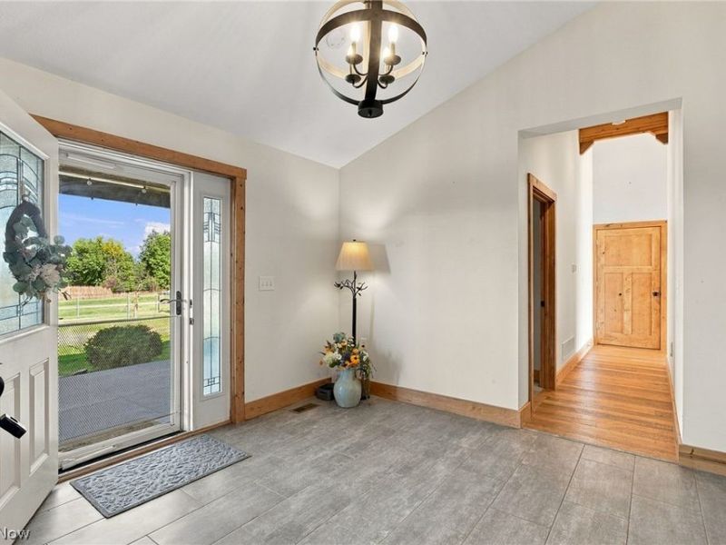 7877 W Smith Road, Medina, OH 44256 Photo 6