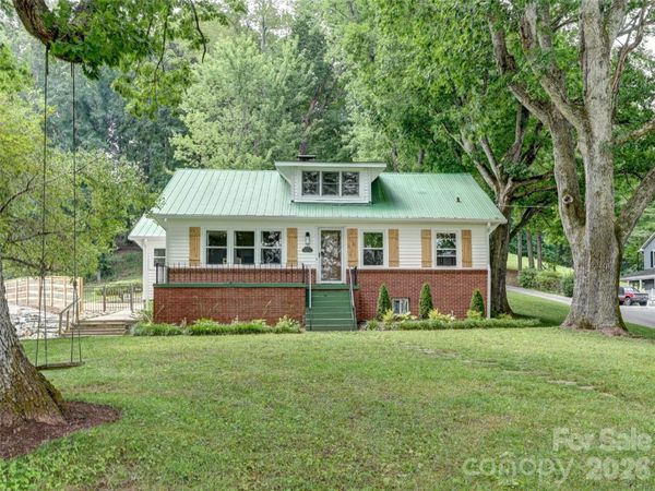 1110 Queentown Road , Canton, NC 28716