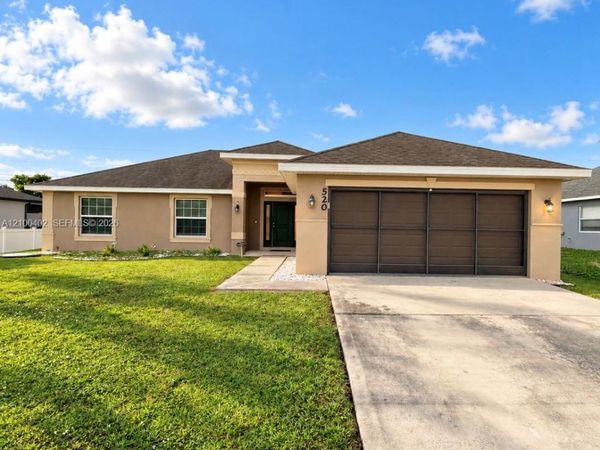 520 SW Kabot Ave, Port St. Lucie, FL 34953