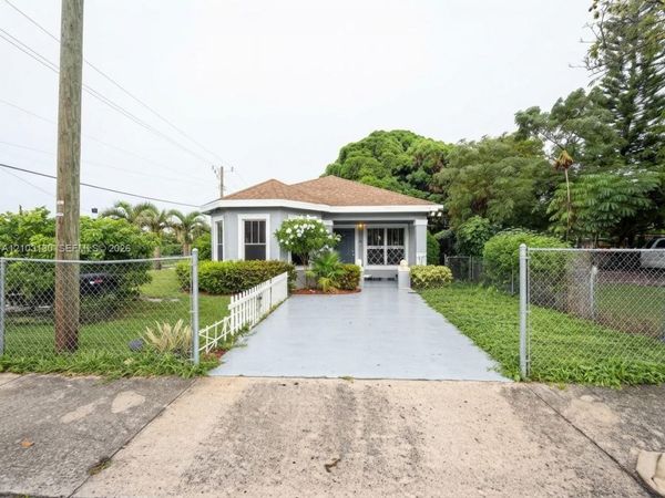 1135 22nd St , West Palm Beach, FL 33407