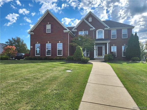 67 Breezewood Drive , Orchard Park, NY 14127
