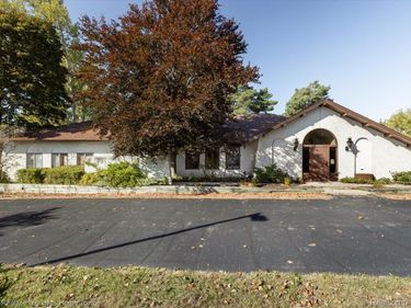 3024 Commerce Drive, Fort Gratiot Township, Mi 48059