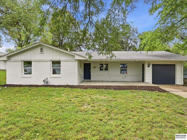 5400 W Benton Street, Lincoln, NE 68524