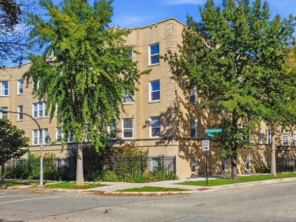 6305 N Claremont Avenue , Unit 1, Chicago, IL 60659