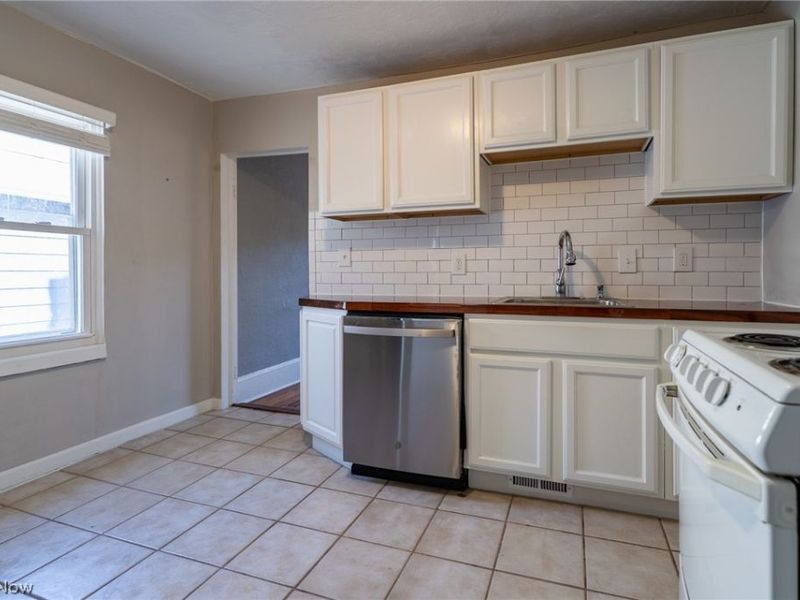 1939 Coltman Road, Cleveland, OH 44106 Photo 13