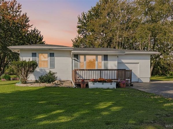 5782 Bowmiller Road , Lockport, NY 14094