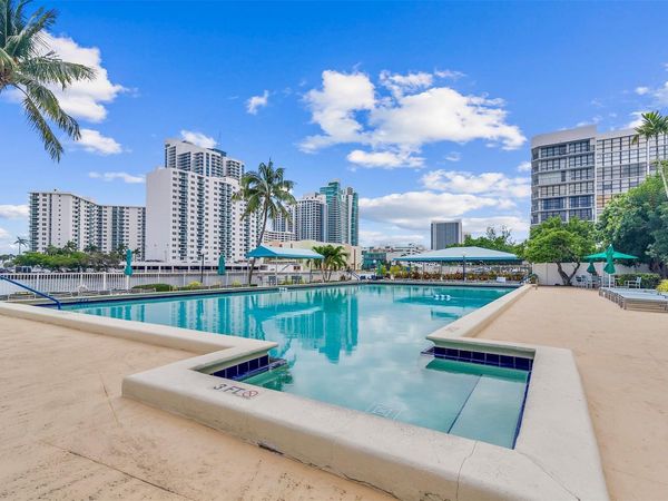 800 PARKVIEW Drive, Unit 317, Hallandale Beach, FL 33009