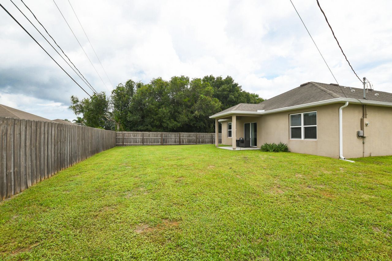 613 SW Post Terrace, Port Saint Lucie, FL 34953 Photo