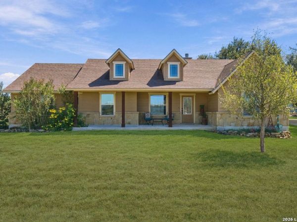 3690 RAKOWITZ RD, Adkins, TX 78101