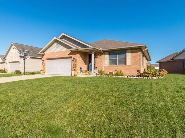 421 Clover Hill Drive, Tipp City, OH 45371