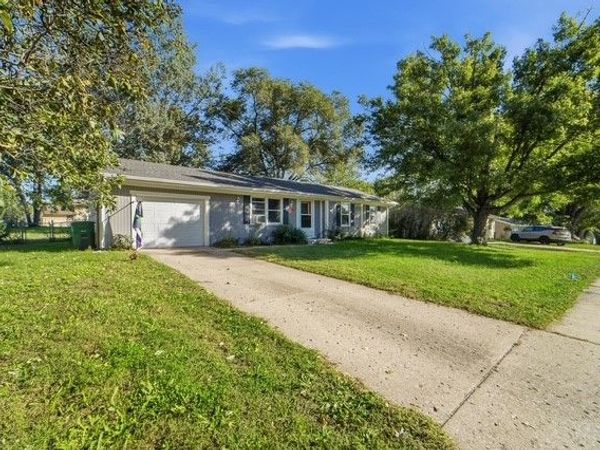 2121 Windflower Drive, Norwalk, IA 50211