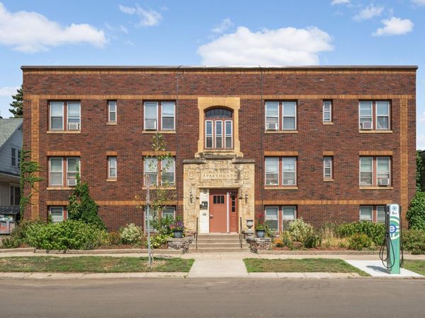 1171 Selby Avenue , Saint Paul, MN 55104