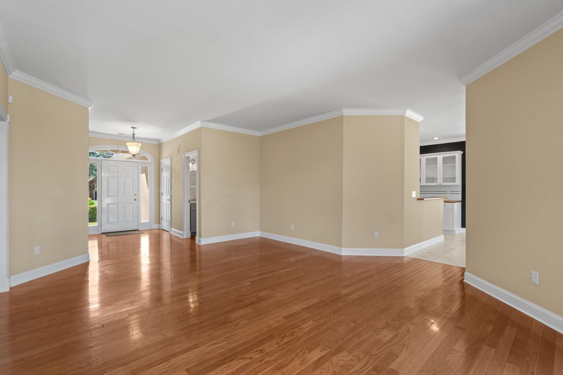 2371 Covington Dr. Photo 6