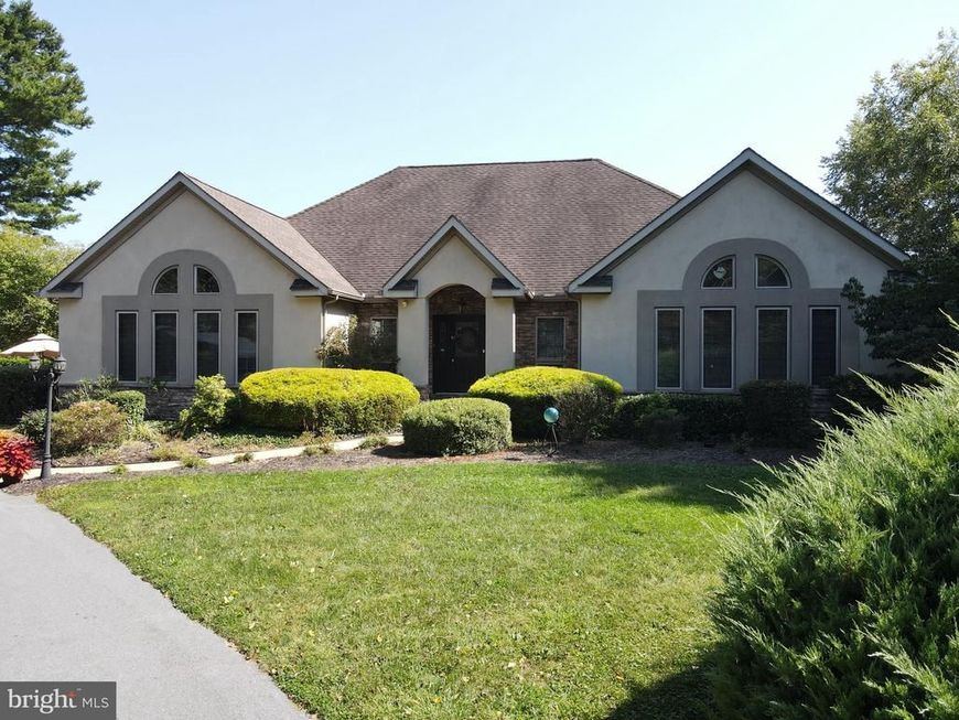 890 S Mount Pleasant Road, Lebanon, PA 17042 Main Photo