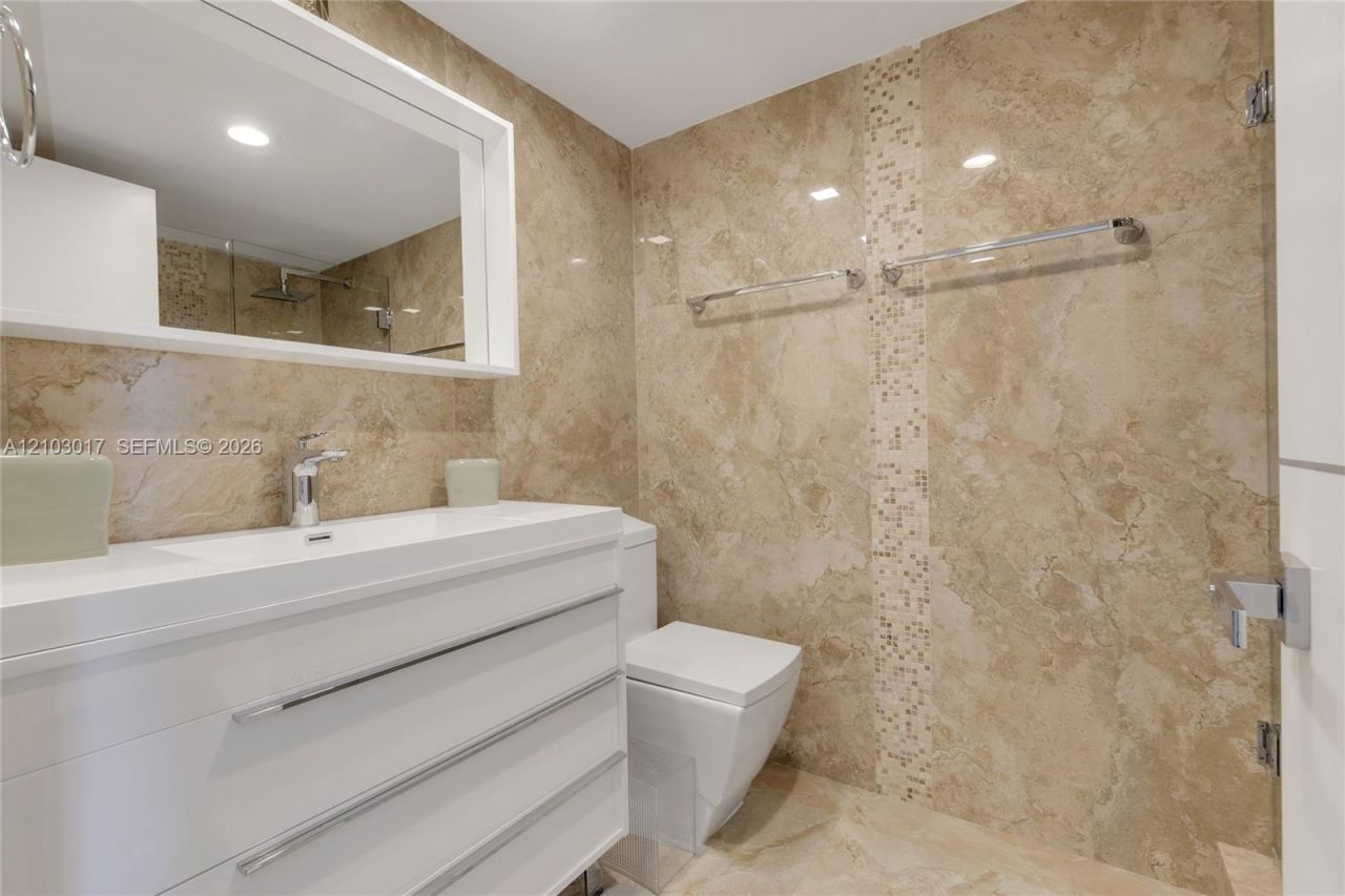 5660 Collins Ave, Unit 4B, Miami Beach, FL 33140 Photo