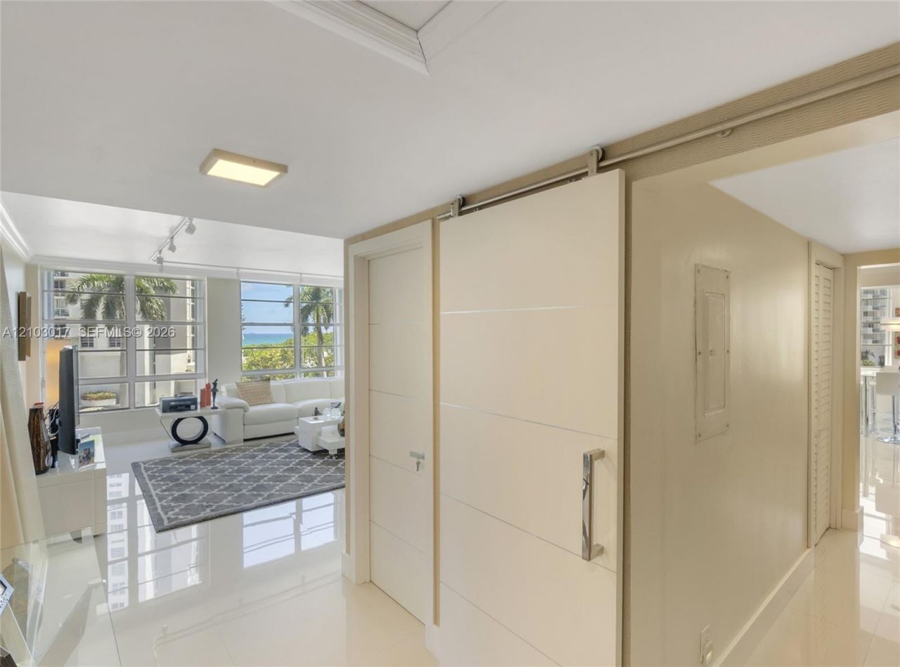 5660 Collins Ave, Unit 4B, Miami Beach, FL 33140 Photo