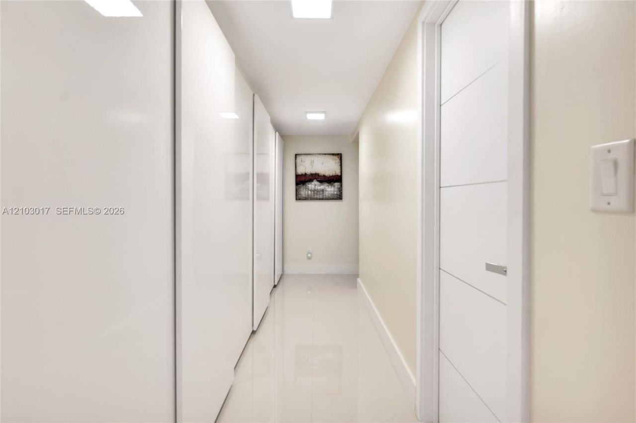 5660 Collins Ave, Unit 4B, Miami Beach, FL 33140 Photo