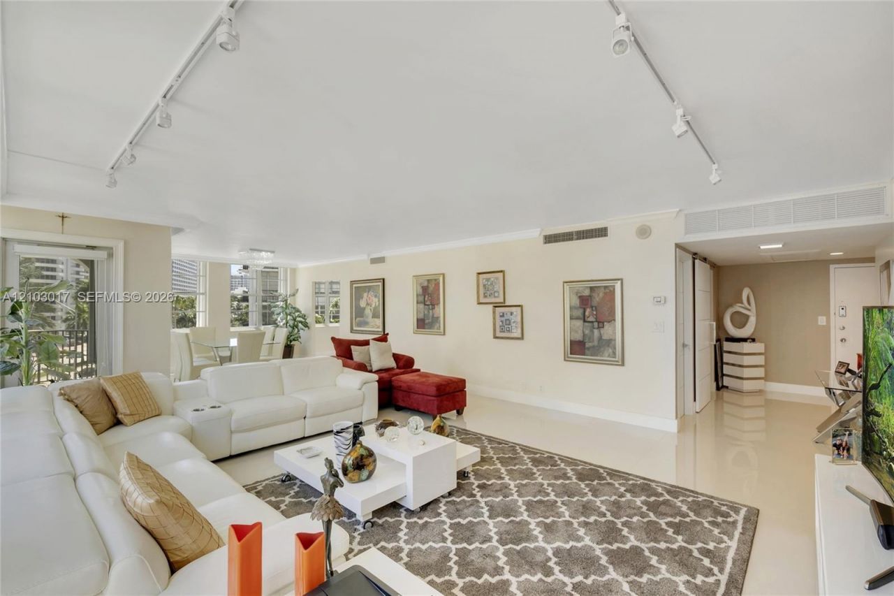 5660 Collins Ave, Unit 4B, Miami Beach, FL 33140 Photo