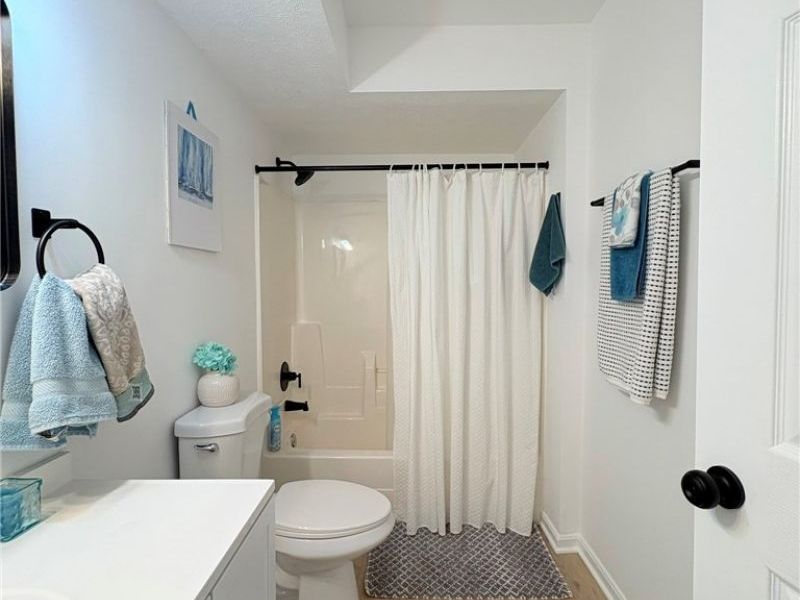 23003 Chandlers Lane, Unit 104, Olmsted Falls, OH 44138 Photo 18