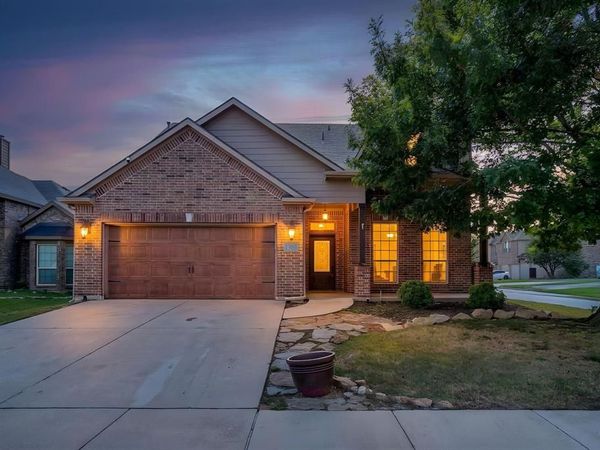 1300 Ocotillo Lane, Fort Worth, TX 76177