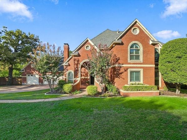 82 Remington Drive W, Highland Village, TX 75077