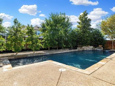 1049 Mesa Crest Drive, Fort Worth, TX 76052