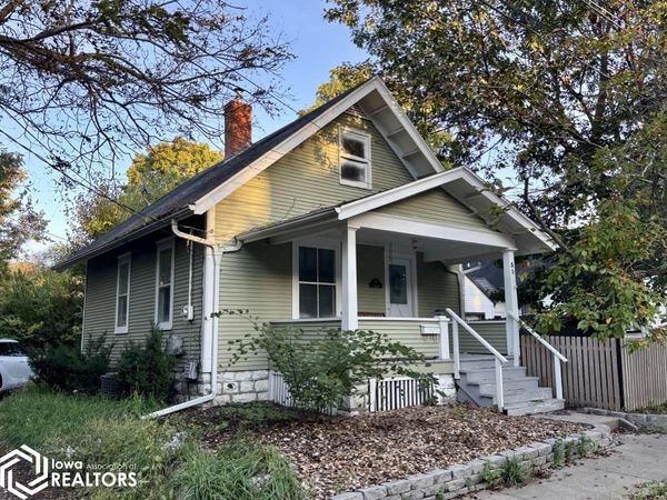 51 S Maple Street, Fairfield, IA 52556
