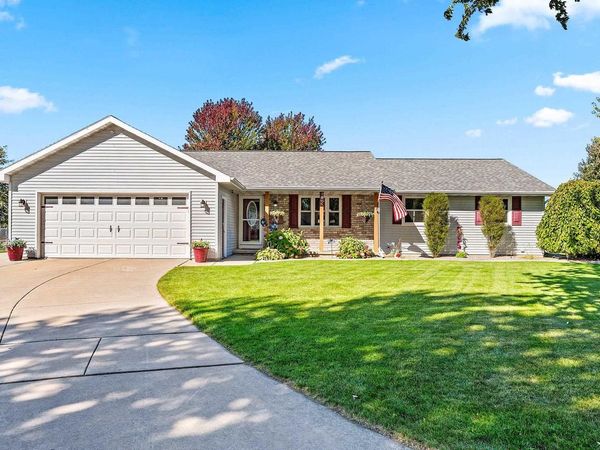 3123 W OTTERTAIL COURT, Green Bay, WI 54311