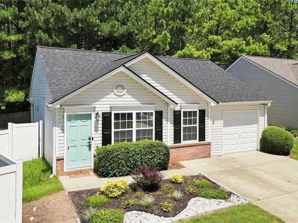 203 Oak Grove Lane , Acworth, GA 30102