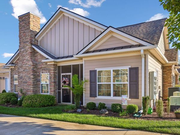 2353 Stonecenter Ln, Murfreesboro, TN 37128