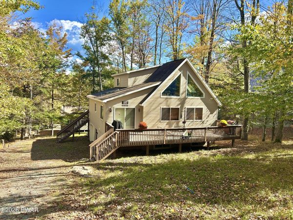 1202 Commanche Circle , Lake Ariel, PA 18436