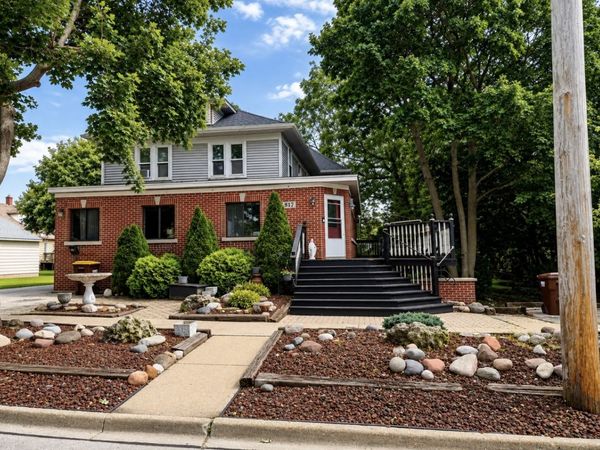 817 Blakely Street , Woodstock, IL 60098