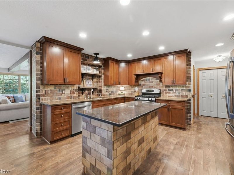 18643 Comstock Circle, Middleburg Heights, OH 44130 Photo 13