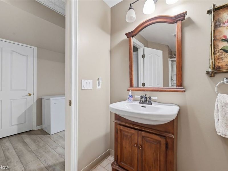 18643 Comstock Circle, Middleburg Heights, OH 44130 Photo 32