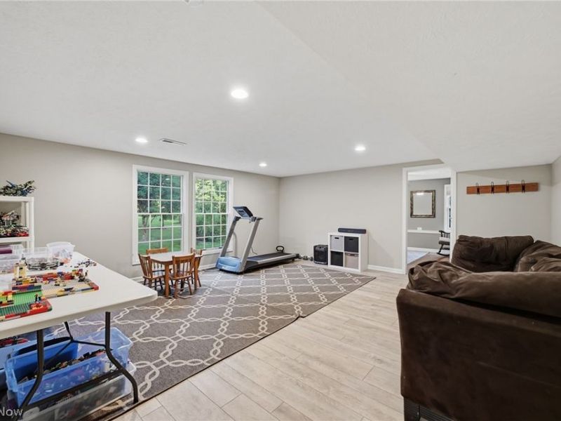 18643 Comstock Circle, Middleburg Heights, OH 44130 Photo 38
