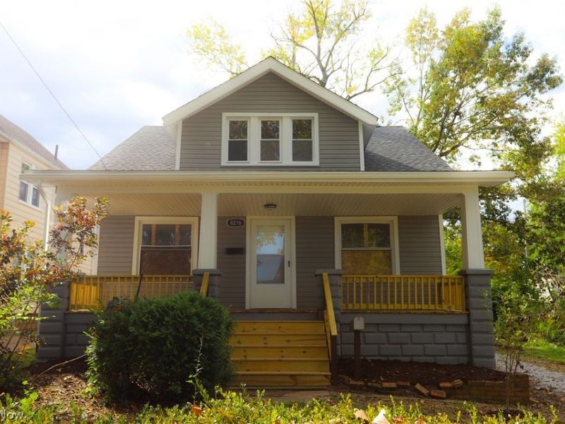 8216 Vineyard Avenue, Cleveland, OH 44105 Photo 1