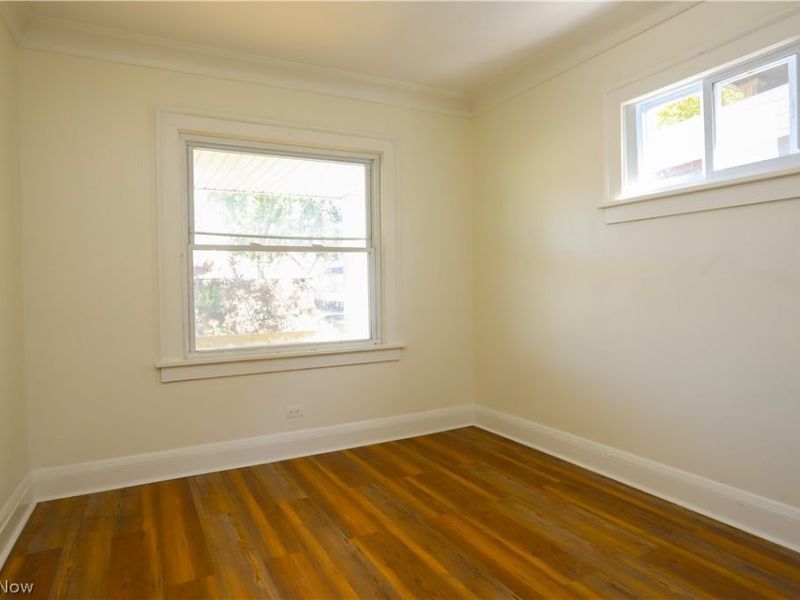 8216 Vineyard Avenue, Cleveland, OH 44105 Photo 13