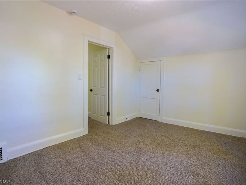 8216 Vineyard Avenue, Cleveland, OH 44105 Photo 17