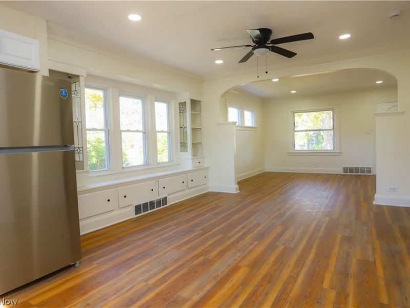 8216 Vineyard Avenue, Cleveland, OH 44105 Photo 7