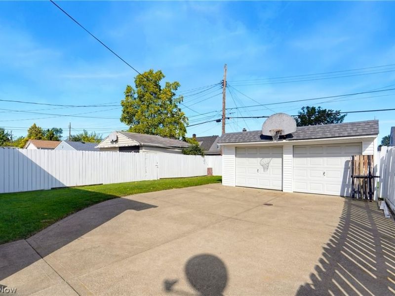 4614 Maplecrest Avenue, Parma, OH 44134 Photo 5